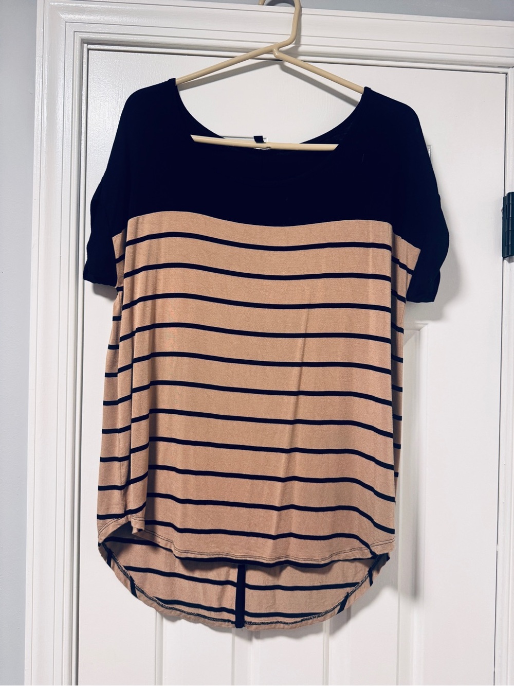 Cable & Gauge Black and Tan Striped Short Sleeve Tee